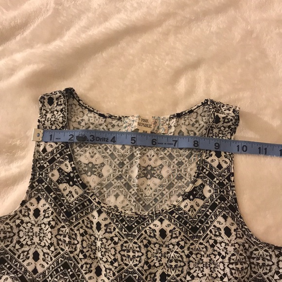 Black and White Printed Mini Dress With Tie Waist And Front Pocket 🖤 - Picture 10 of 11